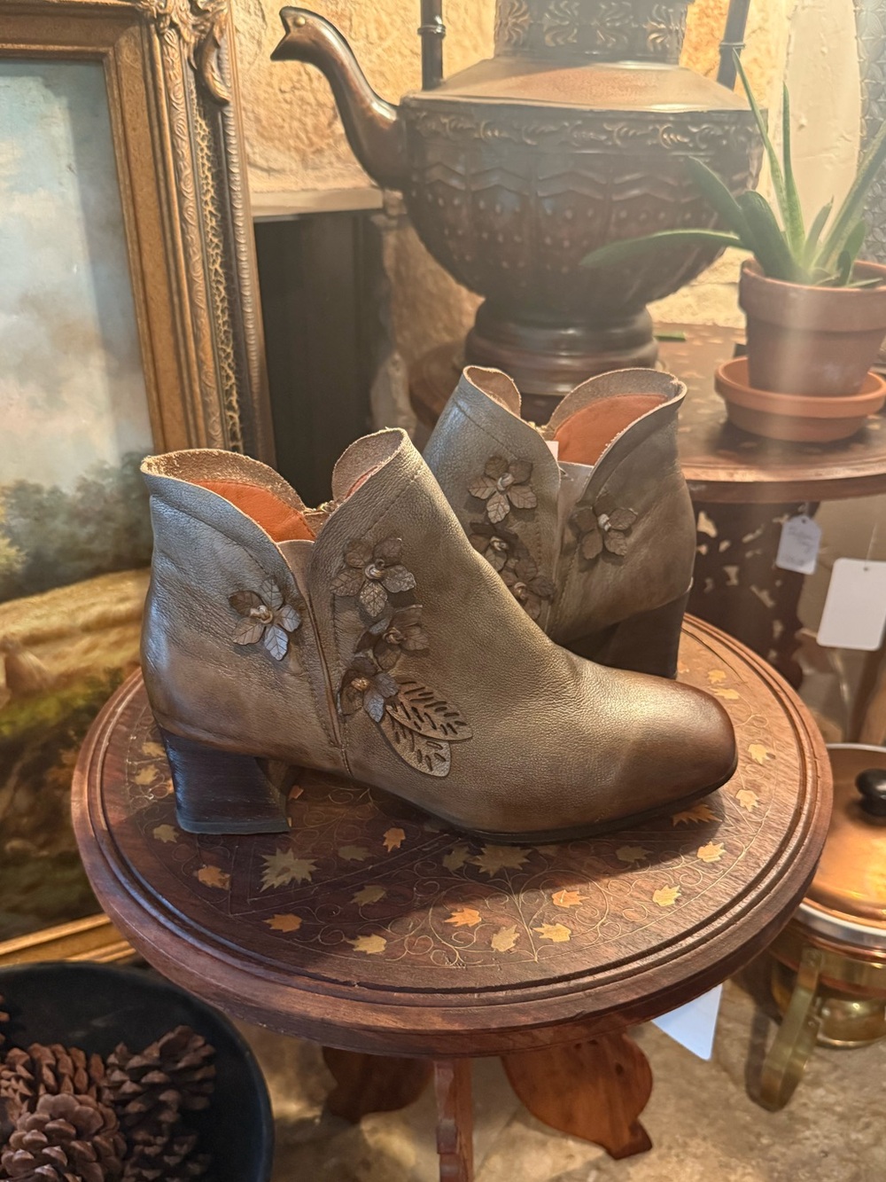 L’Artiste Floral Leather Boots